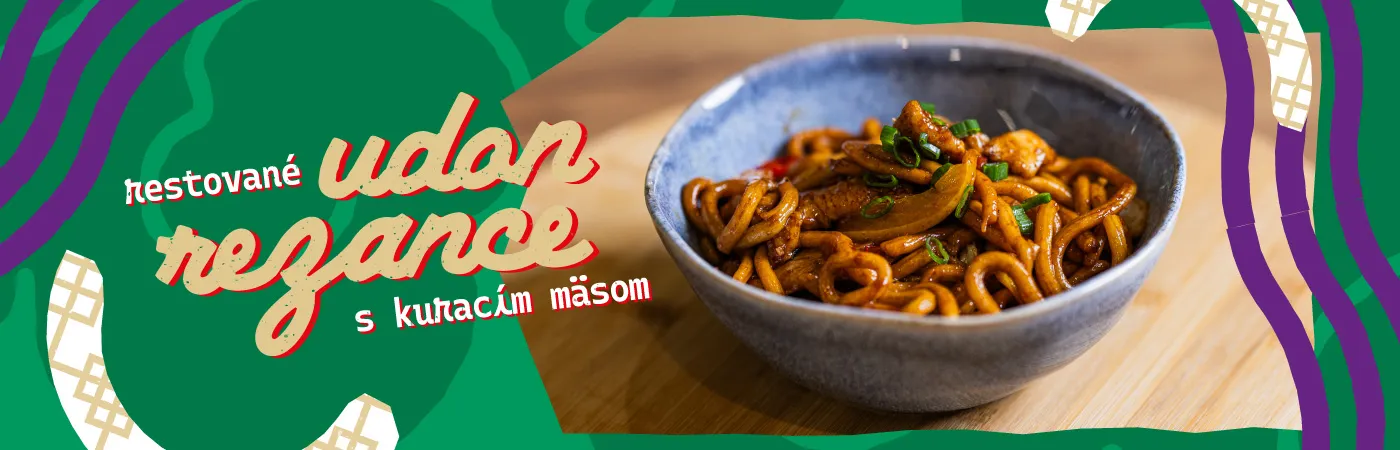 Restované Udon rezance s kuracím mäsom Restované Udon rezance s kuracím mäsom